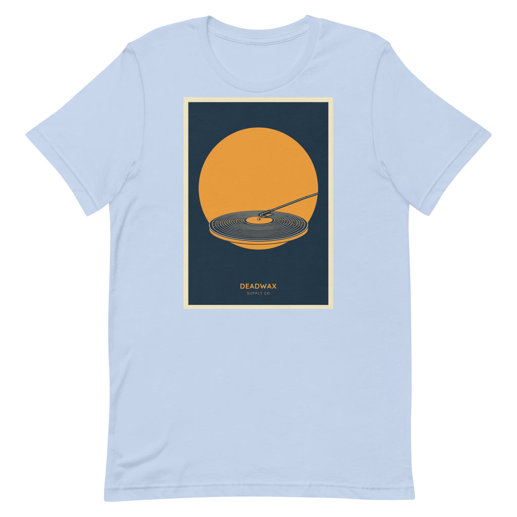 Deadwax Tonearm Tee in baby blue – vinyl record collector t-shirt with tonearm and record logo