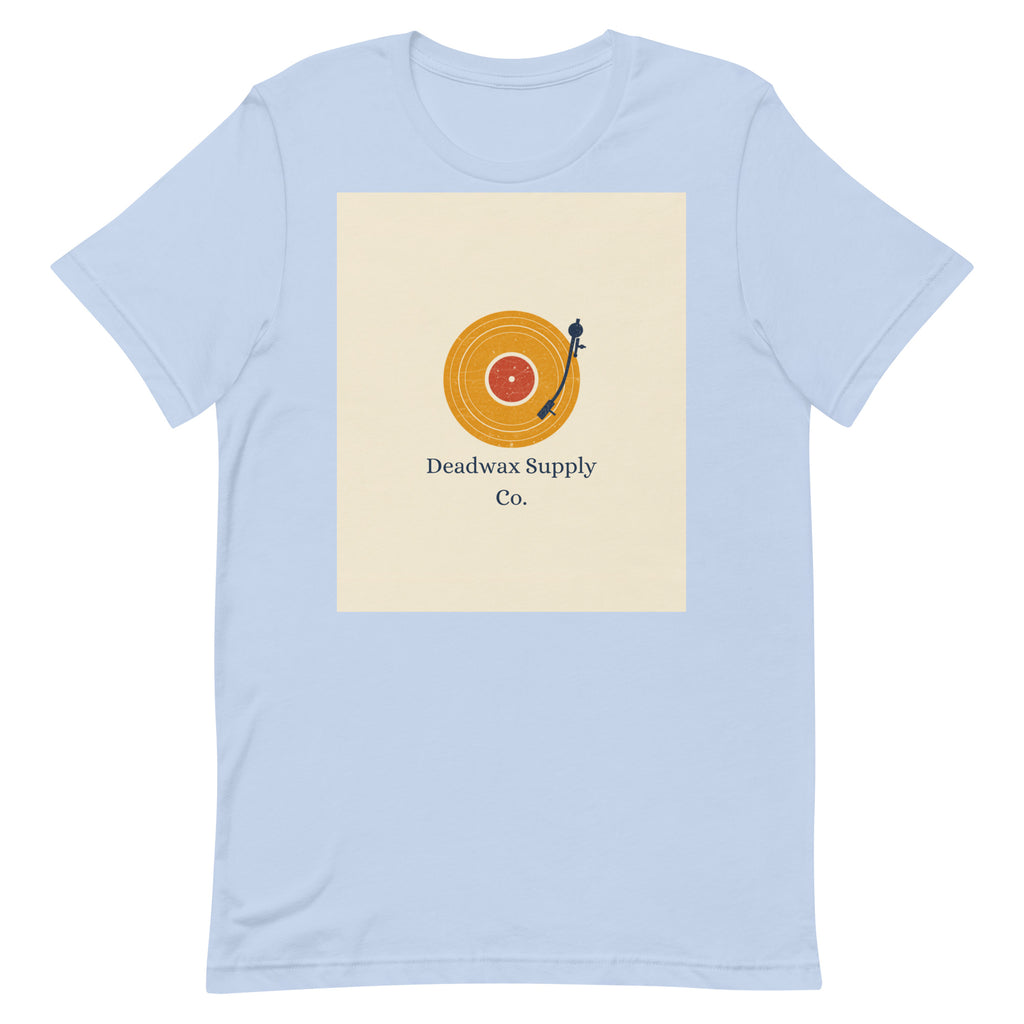 Deadwax Tonearm Tee in baby blue – vinyl record collector t-shirt with tonearm and record logo