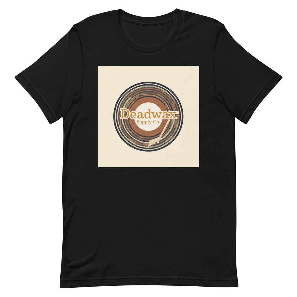 Deadwax Tonearm Tee in black – vinyl record collector t-shirt with tonearm and record logo