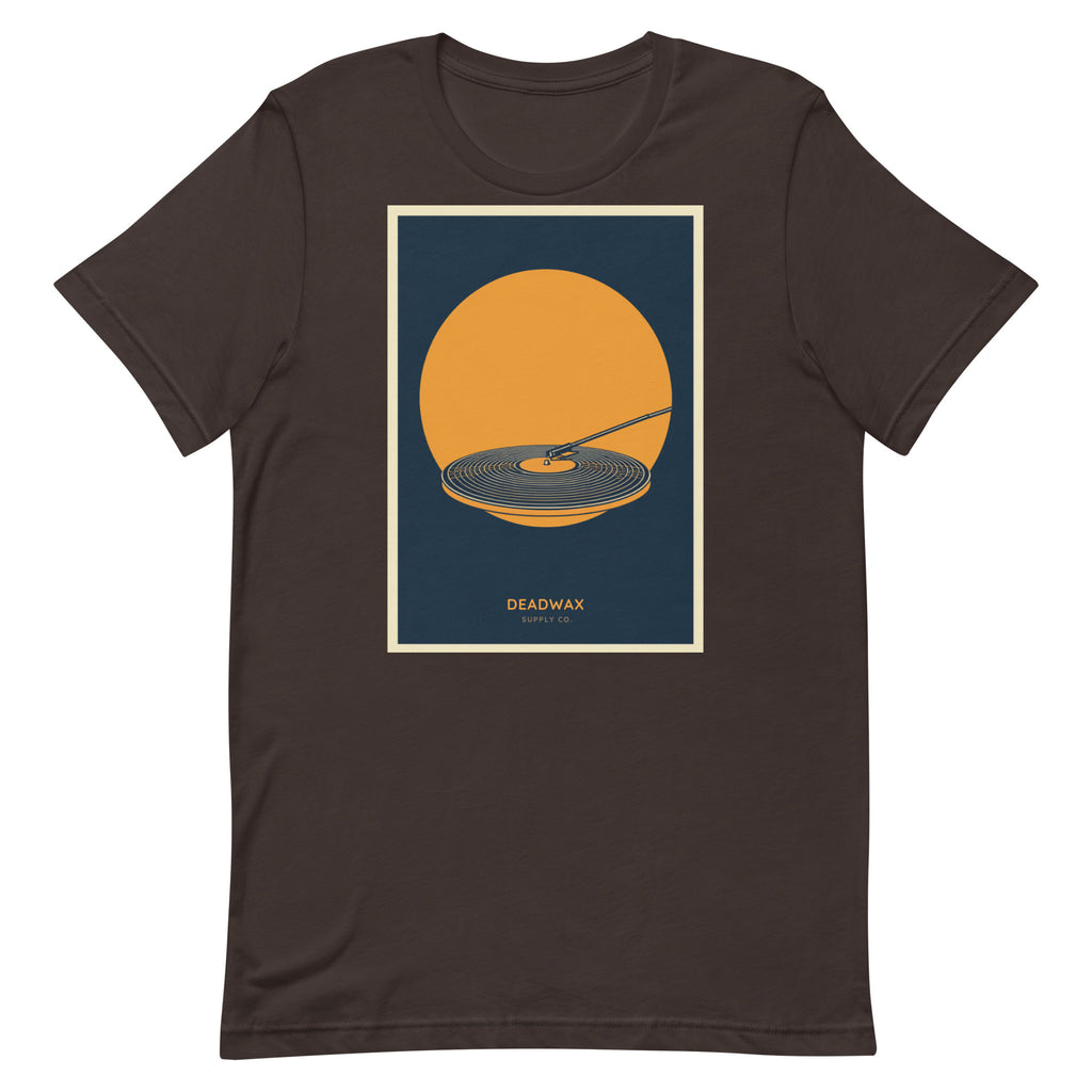 Deadwax Tonearm Tee in brown – vinyl record collector t-shirt with tonearm and record logo