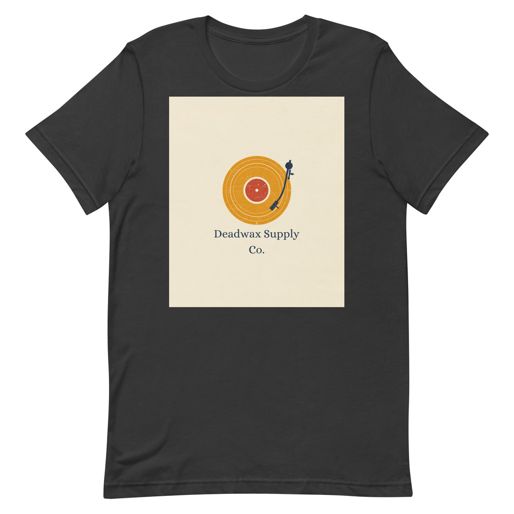 Deadwax Tonearm Tee in dark grey – vinyl record collector t-shirt with tonearm and record logo