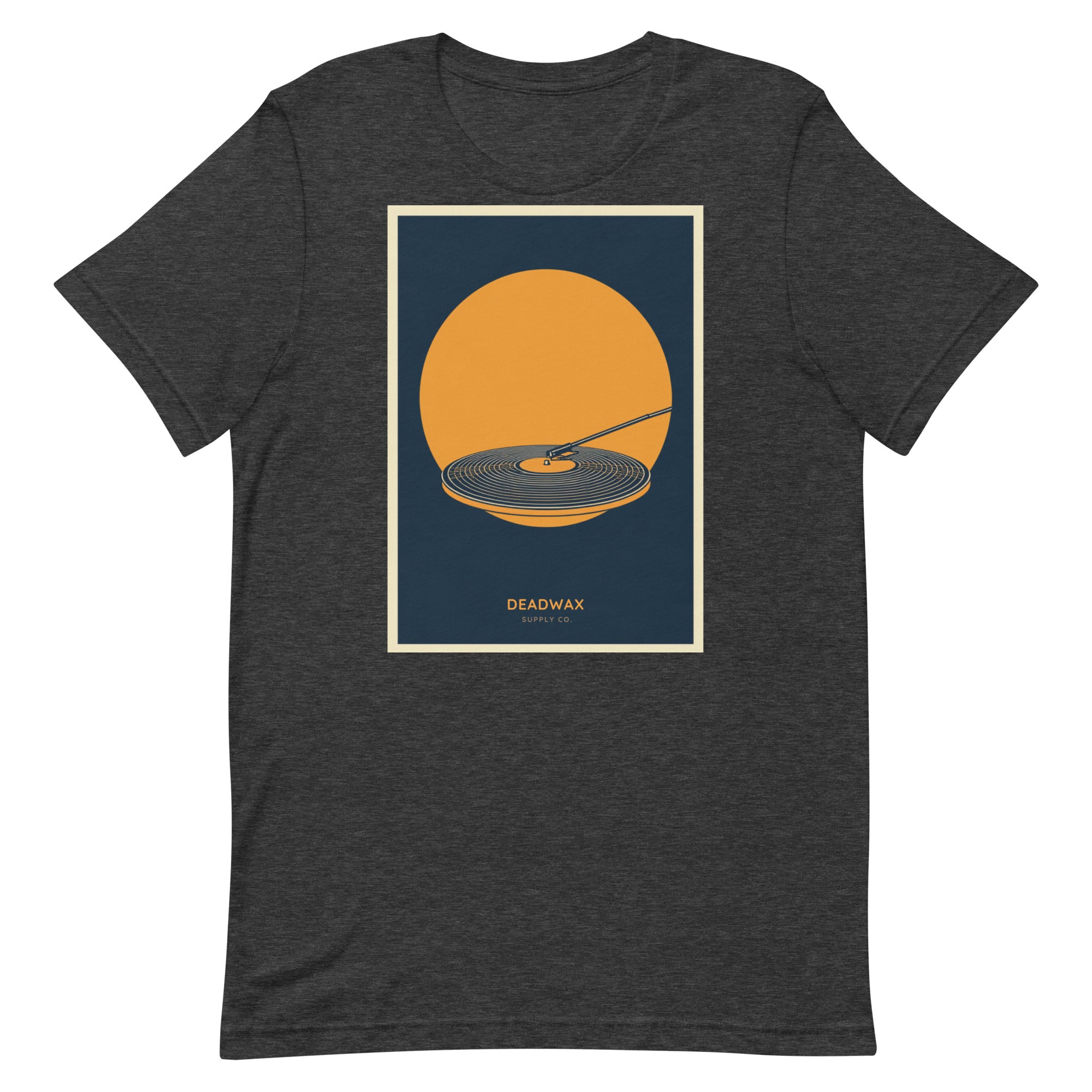 Deadwax Tonearm Tee in dark grey heather – vinyl record collector t-shirt with tonearm and record logo