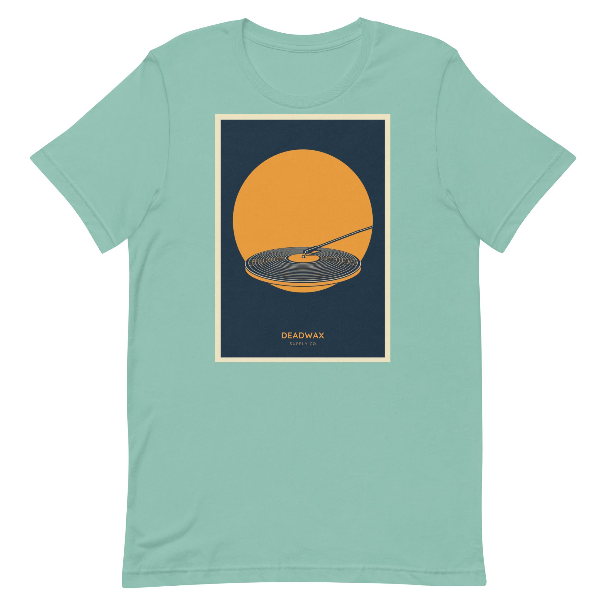 Deadwax Tonearm Tee in dusty blue – vinyl record collector t-shirt with tonearm and record logo
