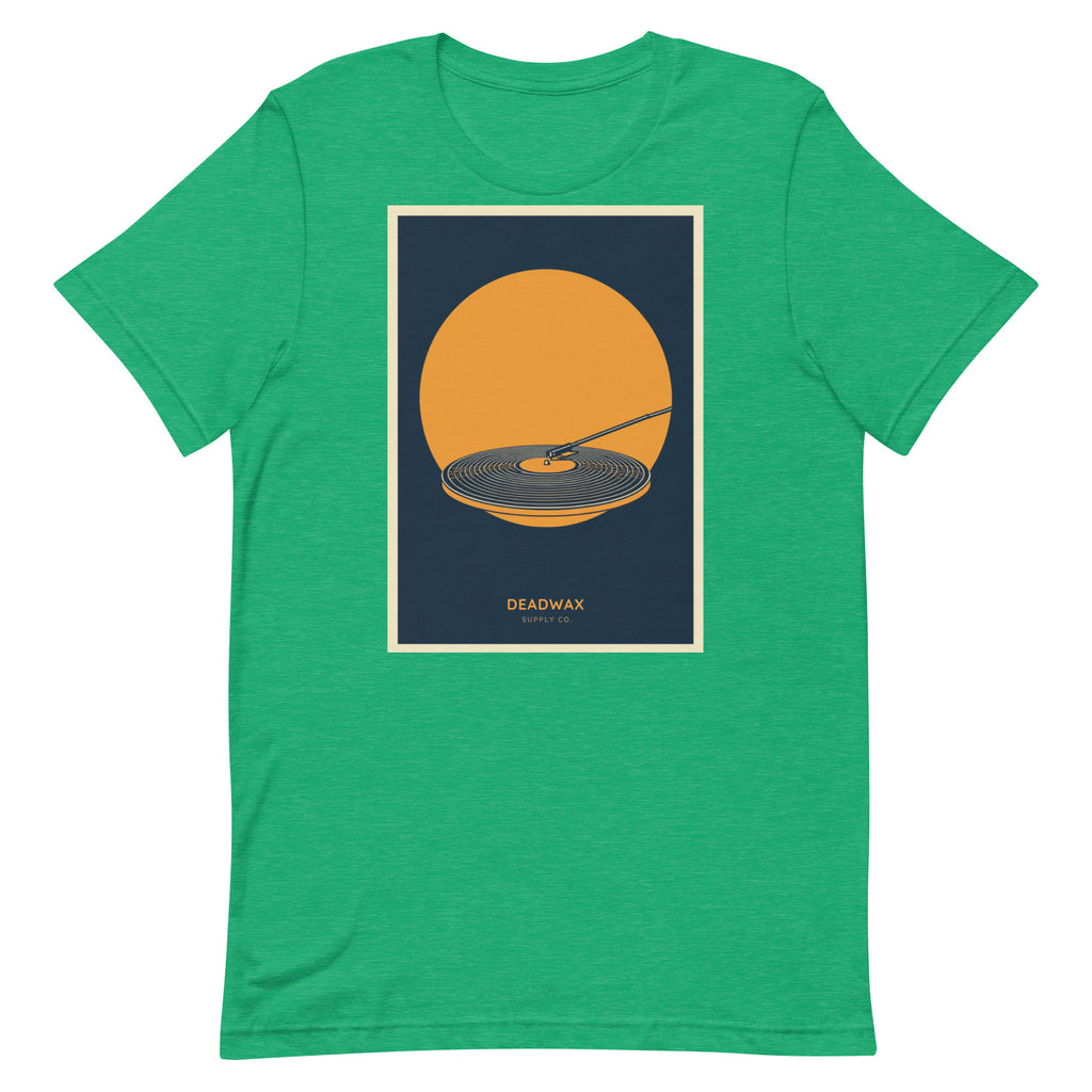 Deadwax Tonearm Tee in heather kelly – vinyl record collector t-shirt with tonearm and record logo
