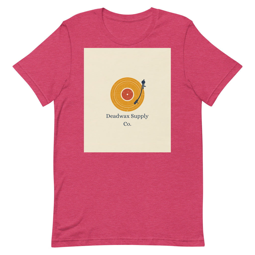Deadwax Tonearm Tee in heather raspberry – vinyl record collector t-shirt with tonearm and record logo