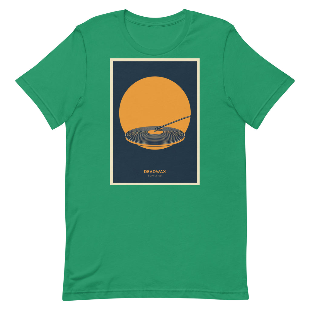 Deadwax Tonearm Tee in kelly – vinyl record collector t-shirt with tonearm and record logo
