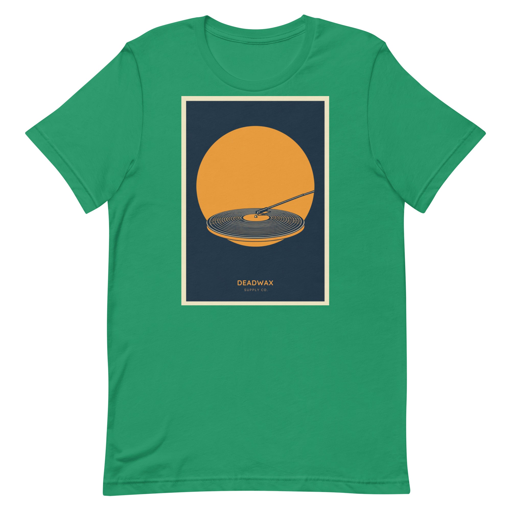 Deadwax Tonearm Tee in kelly – vinyl record collector t-shirt with tonearm and record logo