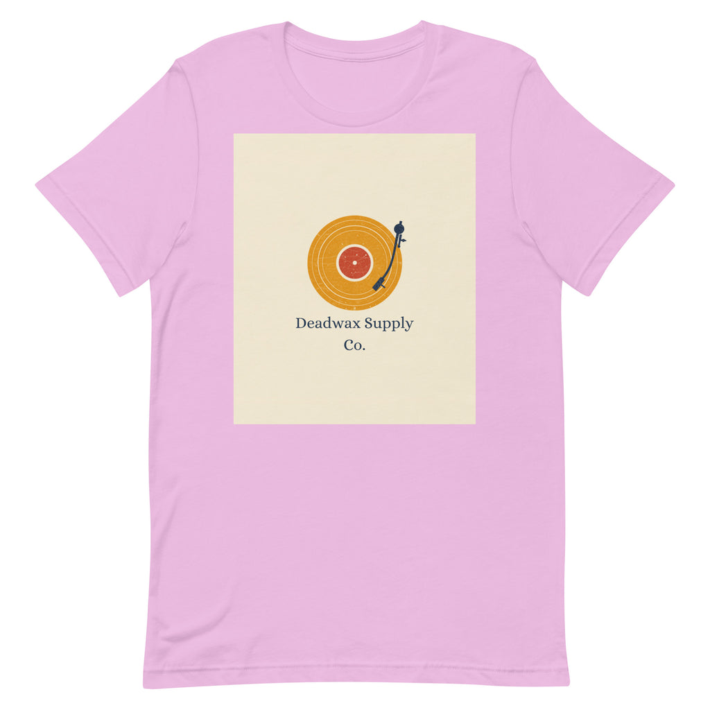 Deadwax Tonearm Tee in lilac – vinyl record collector t-shirt with tonearm and record logo