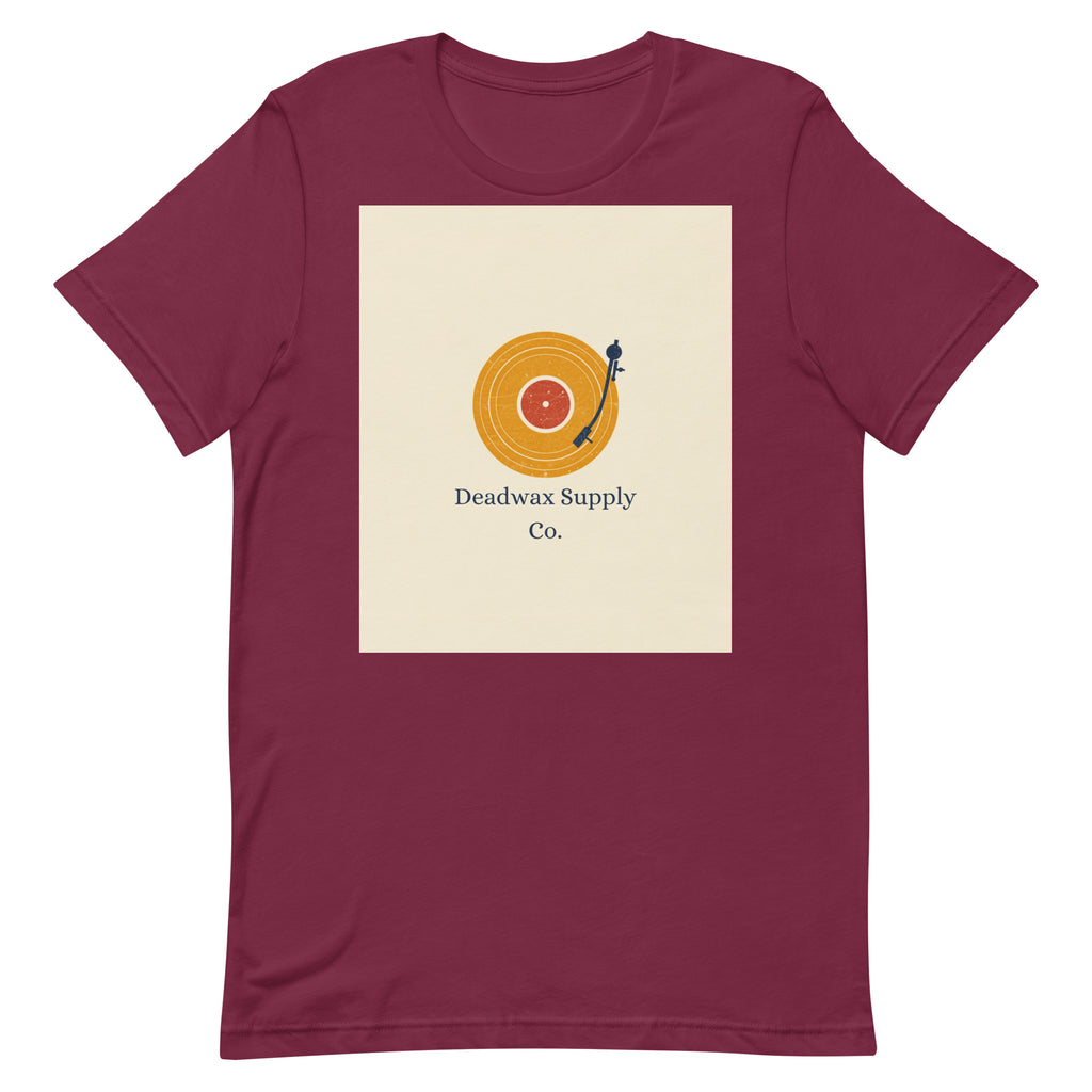 Deadwax Tonearm Tee in maroon – vinyl record collector t-shirt with tonearm and record logo