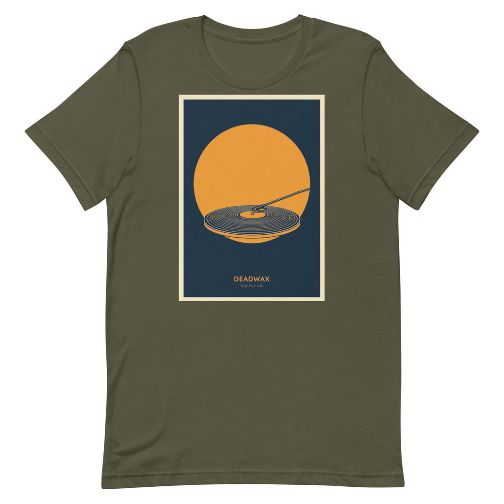 Deadwax Tonearm Tee in military green – vinyl record collector t-shirt with tonearm and record logo