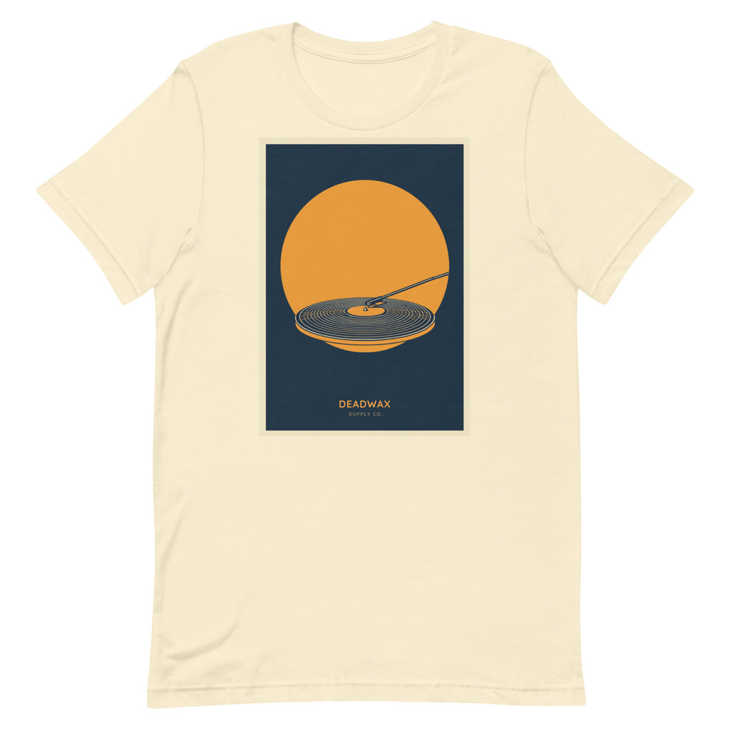 Deadwax Tonearm Tee in natural – vinyl record collector t-shirt with tonearm and record logo