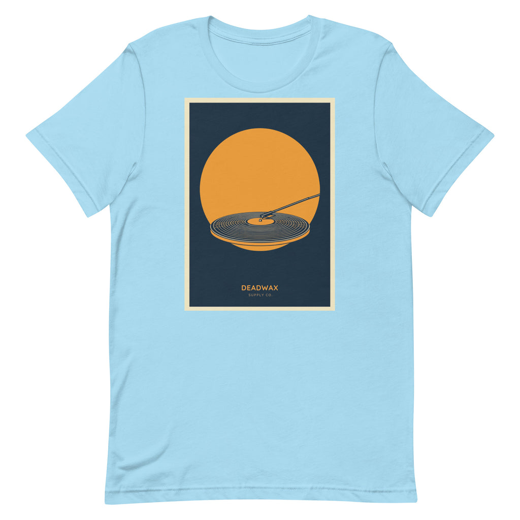 Deadwax Tonearm Tee in ocean blue – vinyl record collector t-shirt with tonearm and record logo