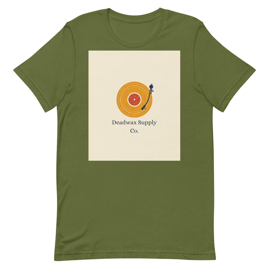 Deadwax Tonearm Tee in olive – vinyl record collector t-shirt with tonearm and record logo