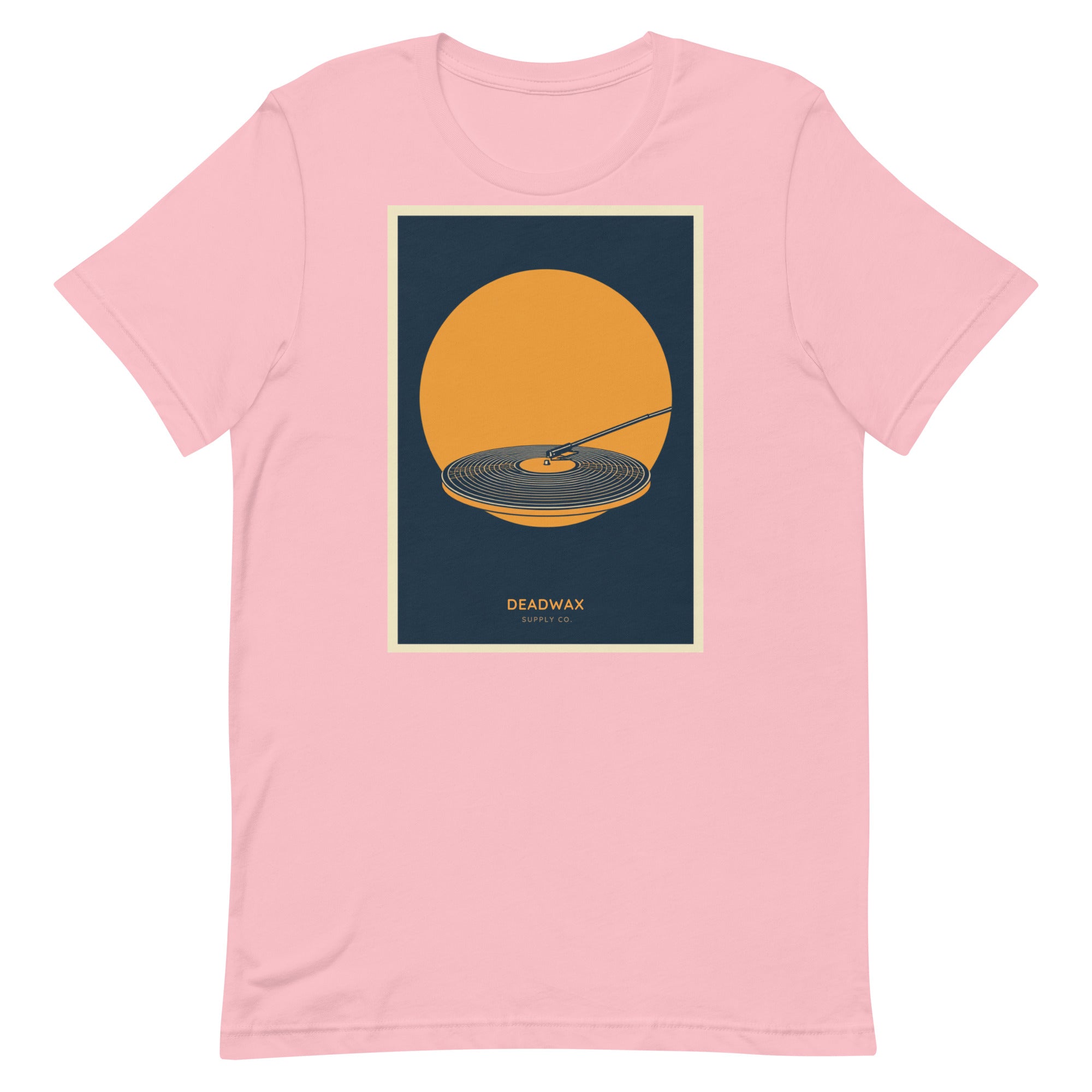 Deadwax Tonearm Tee in pink – vinyl record collector t-shirt with tonearm and record logo