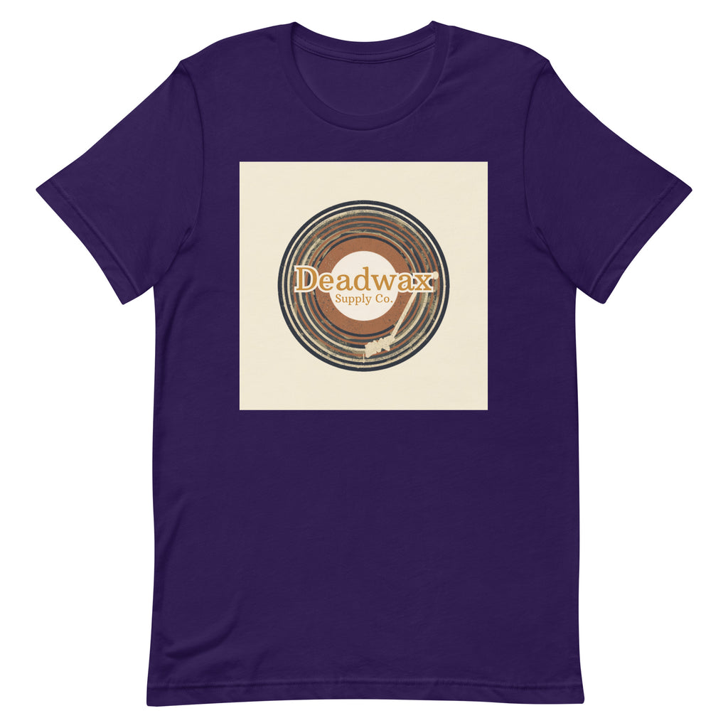 Deadwax Tonearm Tee in team purple – vinyl record collector t-shirt with tonearm and record logo