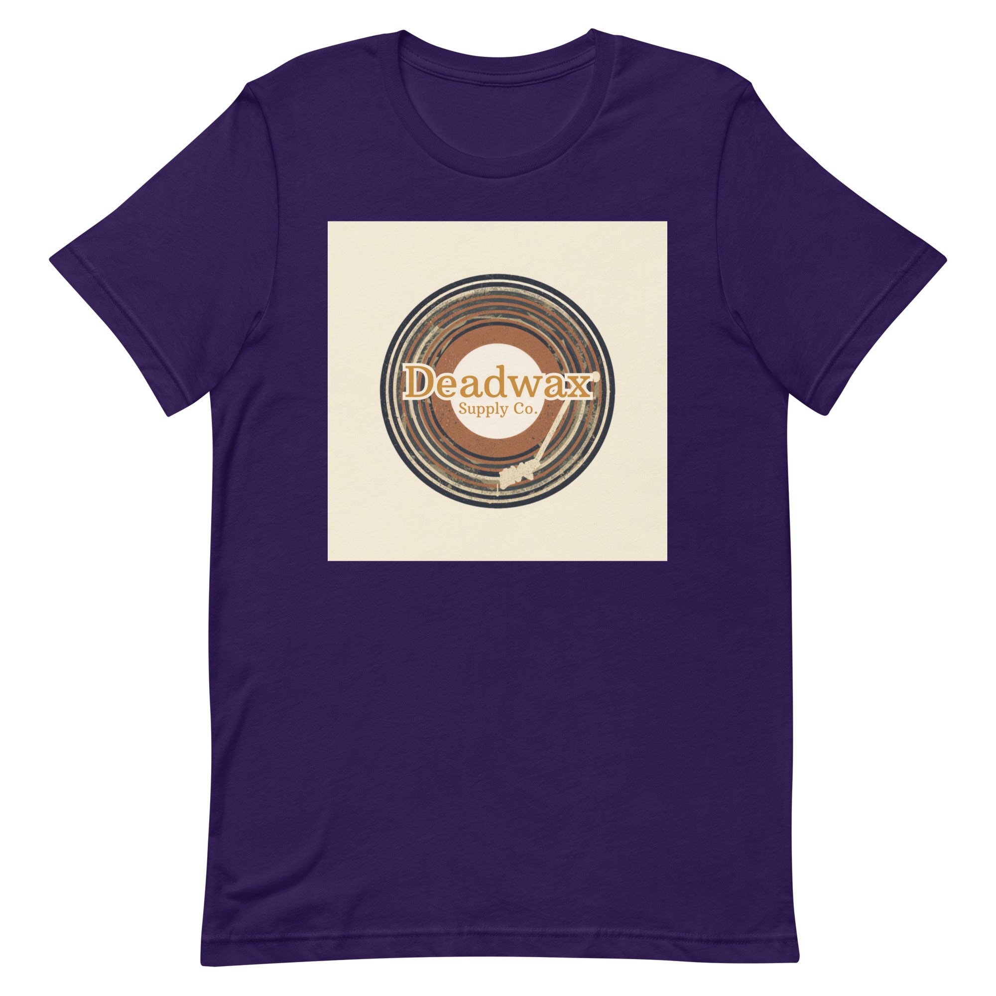 Deadwax Tonearm Tee in team purple – vinyl record collector t-shirt with tonearm and record logo