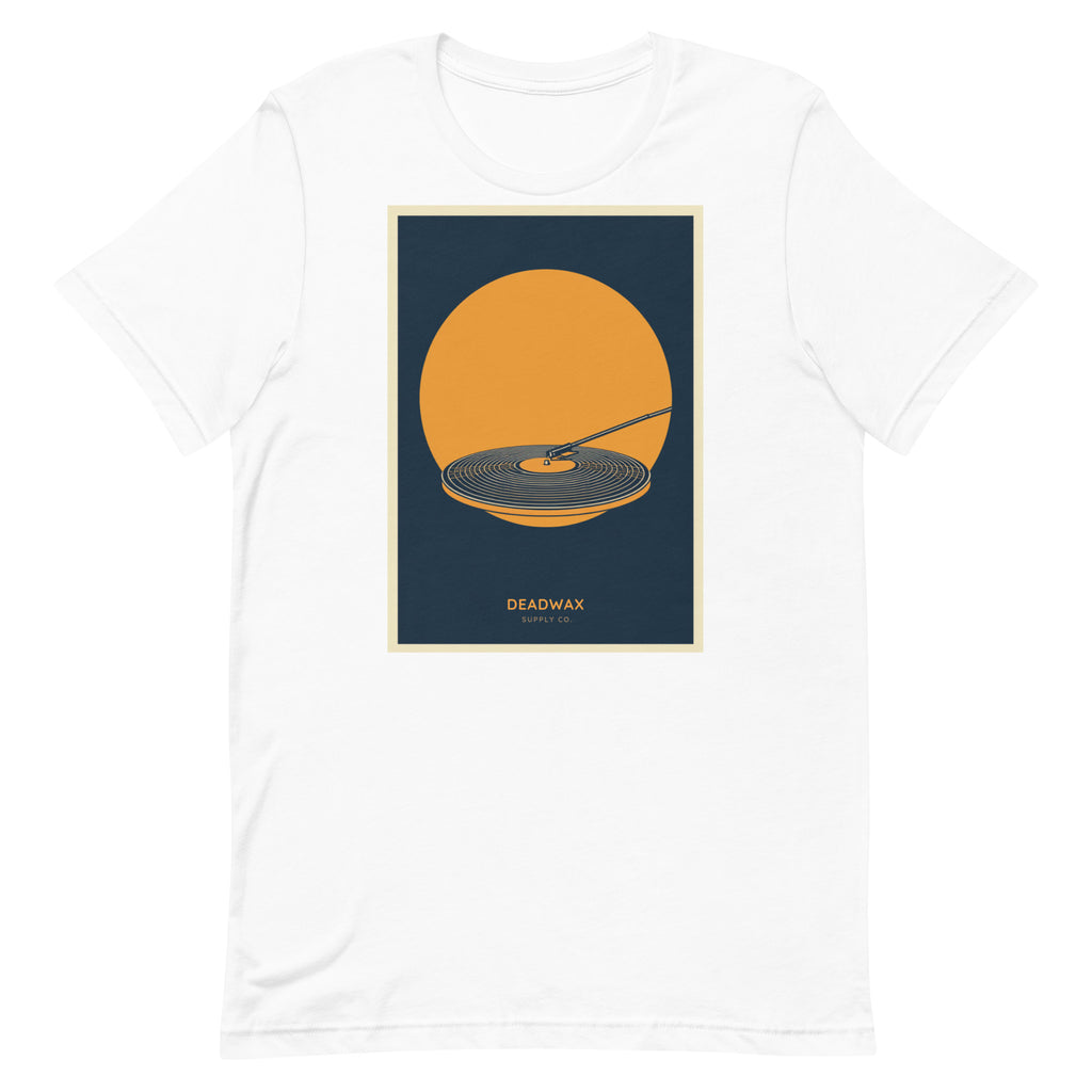 Deadwax Tonearm Tee in white – vinyl record collector t-shirt with tonearm and record logo
