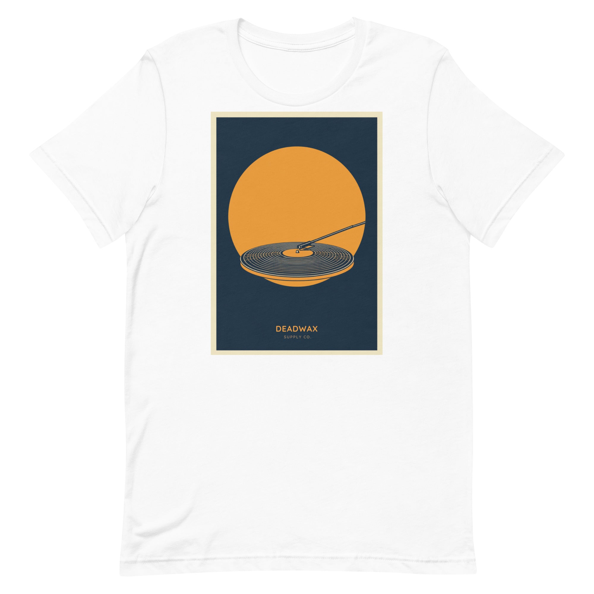 Deadwax Tonearm Tee in white – vinyl record collector t-shirt with tonearm and record logo